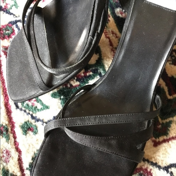 Cause and Effect Black Strap Sandal 🔴 - Picture 2 of 6